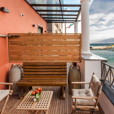Yacht Club Capo Cervo Suites B&B ซอร์เรนโต ภายนอก รูปภาพ