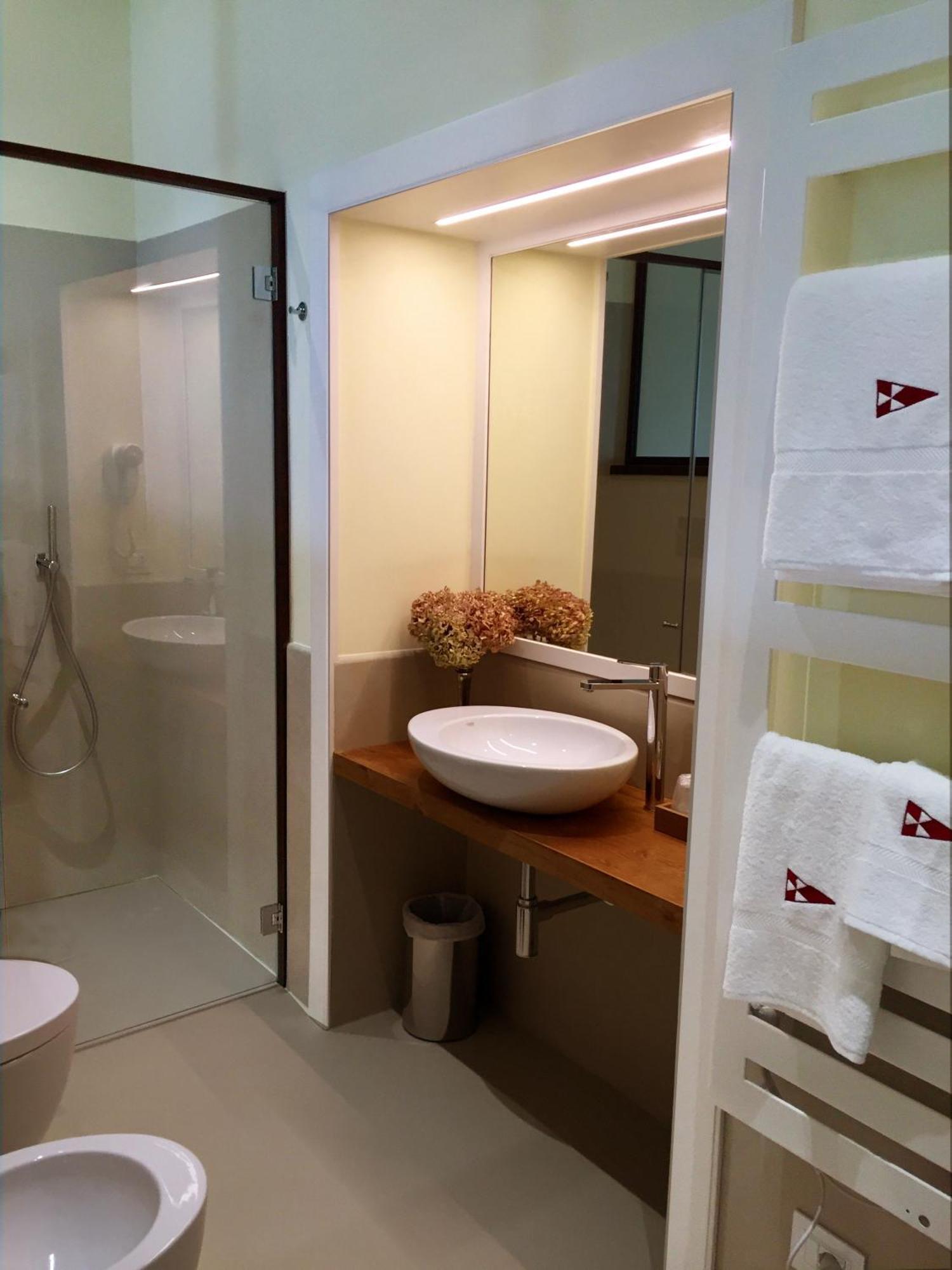 Yacht Club Capo Cervo Suites B&B ซอร์เรนโต ภายนอก รูปภาพ